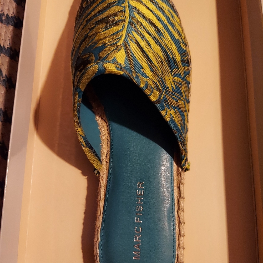 Sandals - Picture 4 of 4